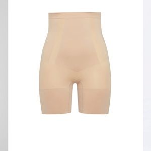 Spanx OnCore High-Waisted Mid-Thigh Short 2X